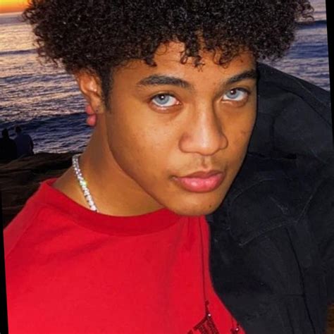 Sora Simmons, mainly known as Skyyjade, is a TikTok star known for his comedic videos, skits, and lip-sync performances. He is 22 years old and has gained a …